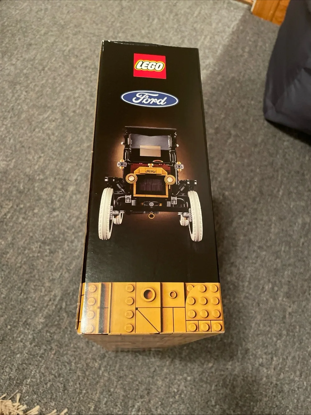 NEW IN BOX LEGO Icons Ford Model T Building Set 18+ 1060 pieces - Picture 4 of 7